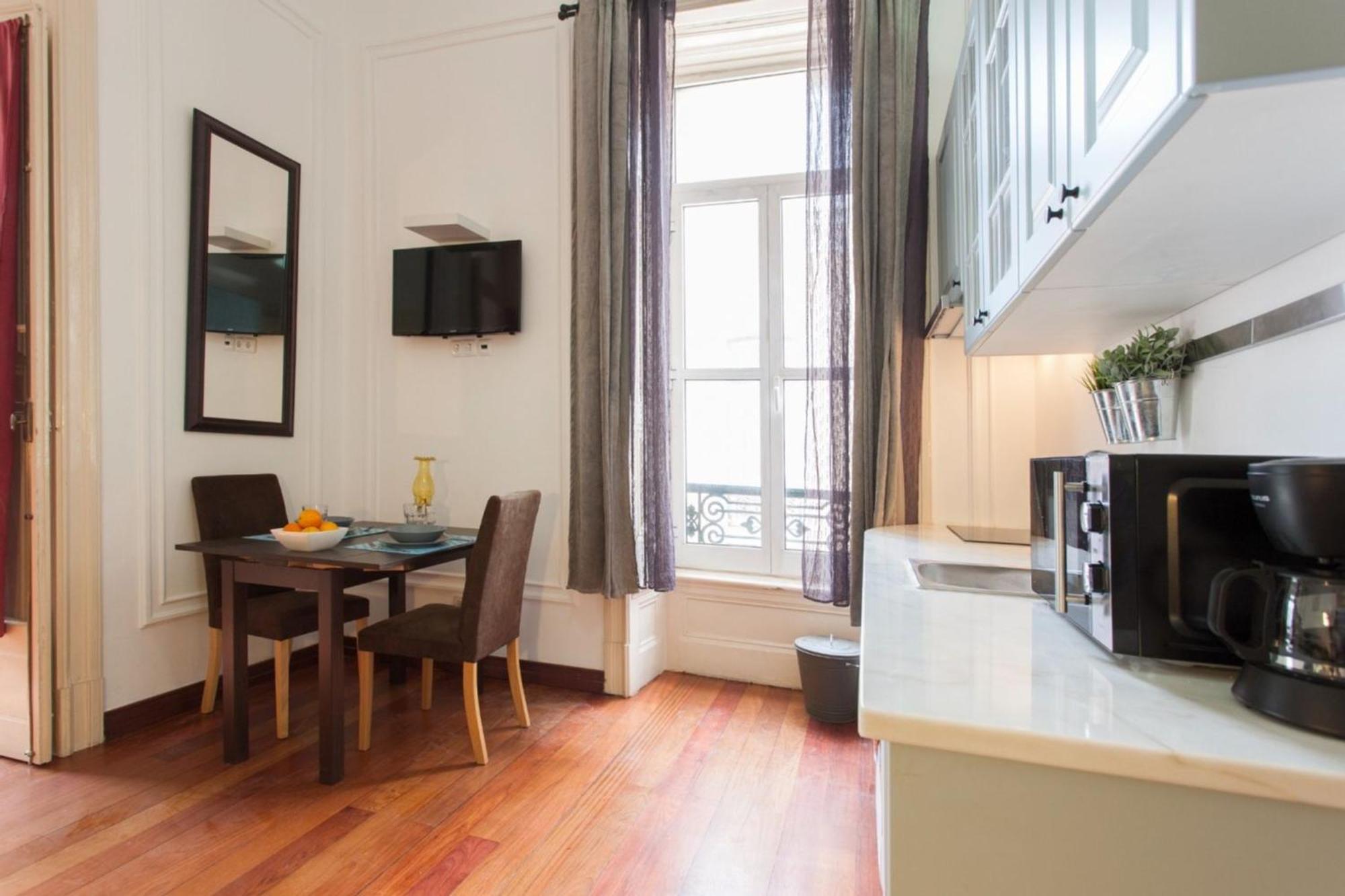 Lejlighed 1 Bedroom Located Heart Of *